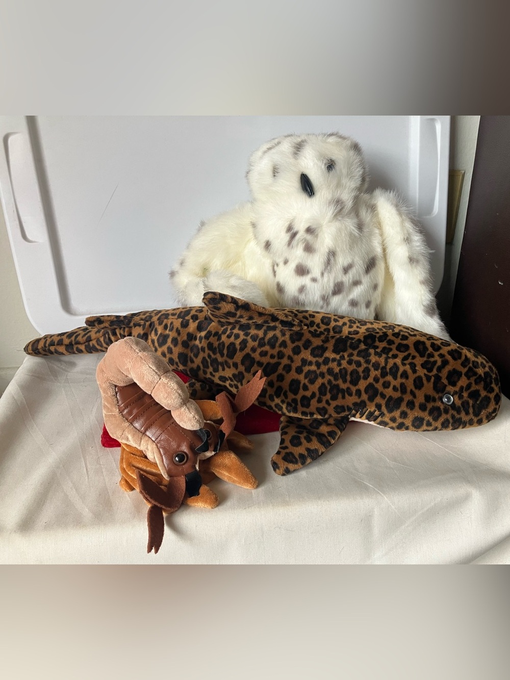 Folkmanis Snowy Owl Hand Puppet Plush Rotating Swivel Head 12" Hedwig EUC. 

Wha